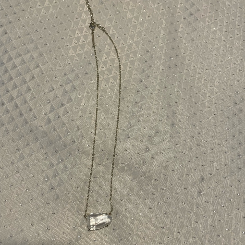 Kendra Scott necklace